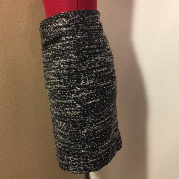 EUC Ann Taylor tweed skirt - Picture 3 of 4